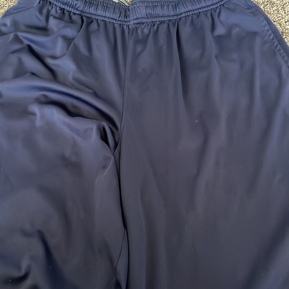 Under Armour Notre Dame shorts! In good condition. Small! - Picture 3 of 8
